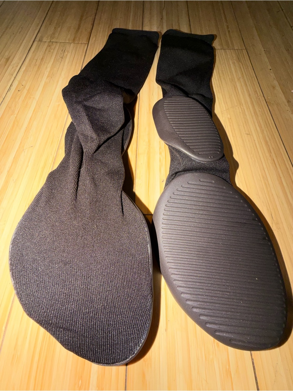 Yeezy Pods Size 2 (7-10 US)